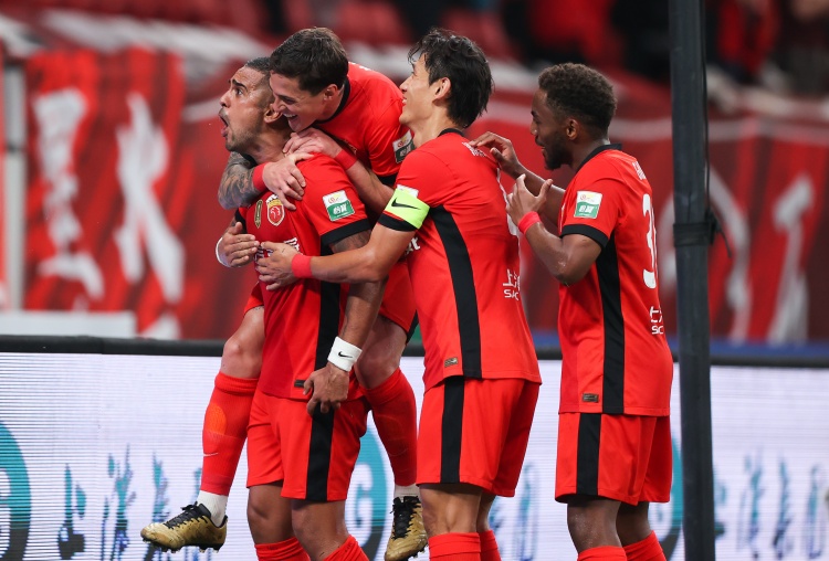 体育赛事直播-海港全队结束多哈冬训返回国内，热身赛两战泽尼特共丢10球